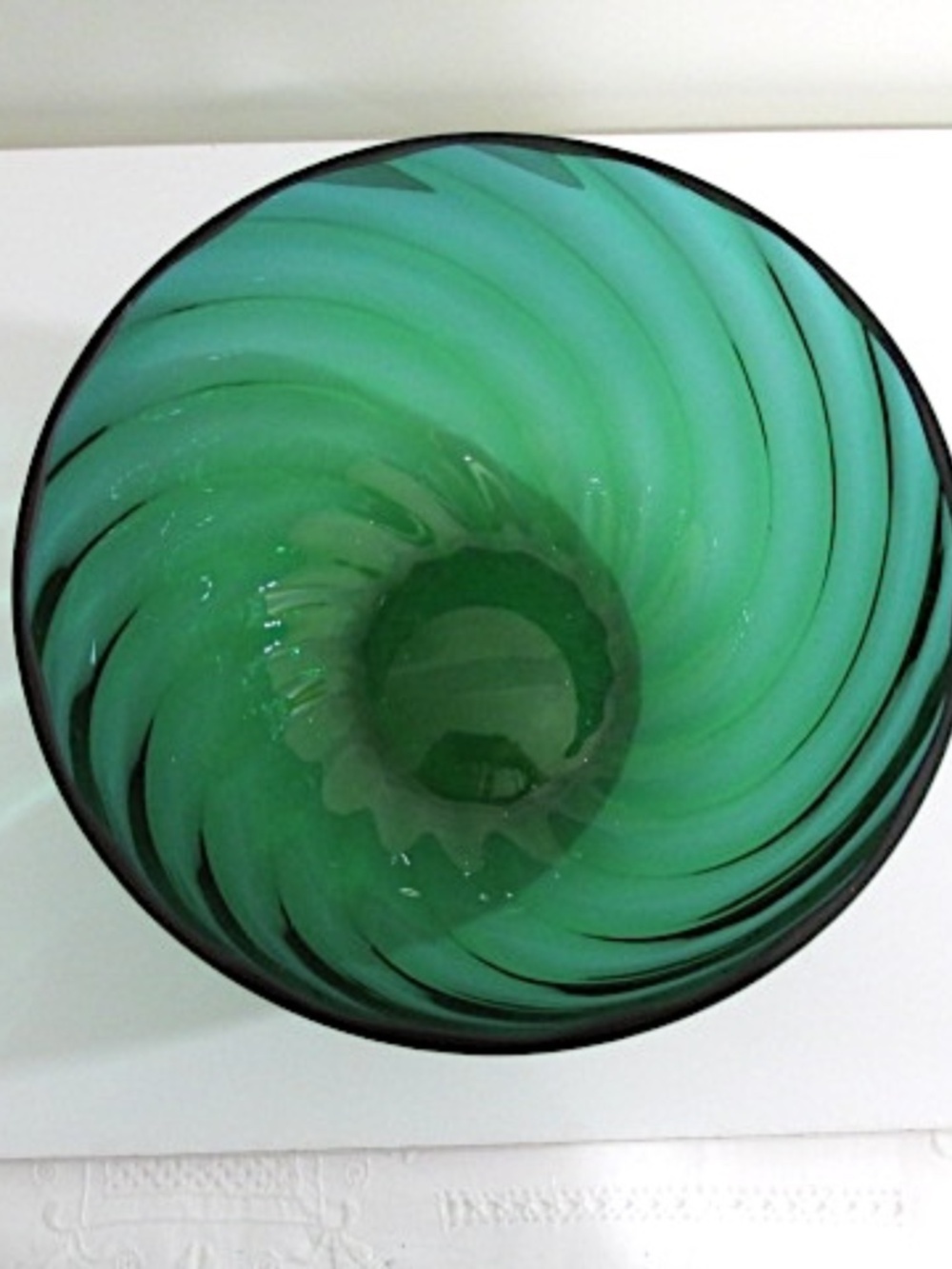 VTG 80s Emerald Green Swirl Glass Salad Bowl - Picture 4 of 6